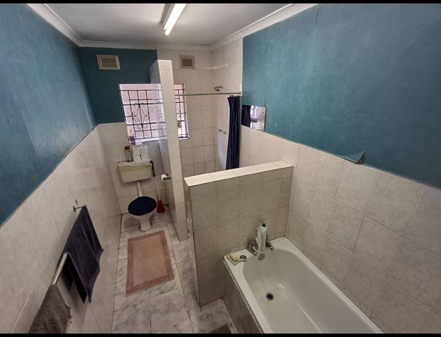 5 BEDROOM FREESTANDING FOR SALE IN EASTWOOD